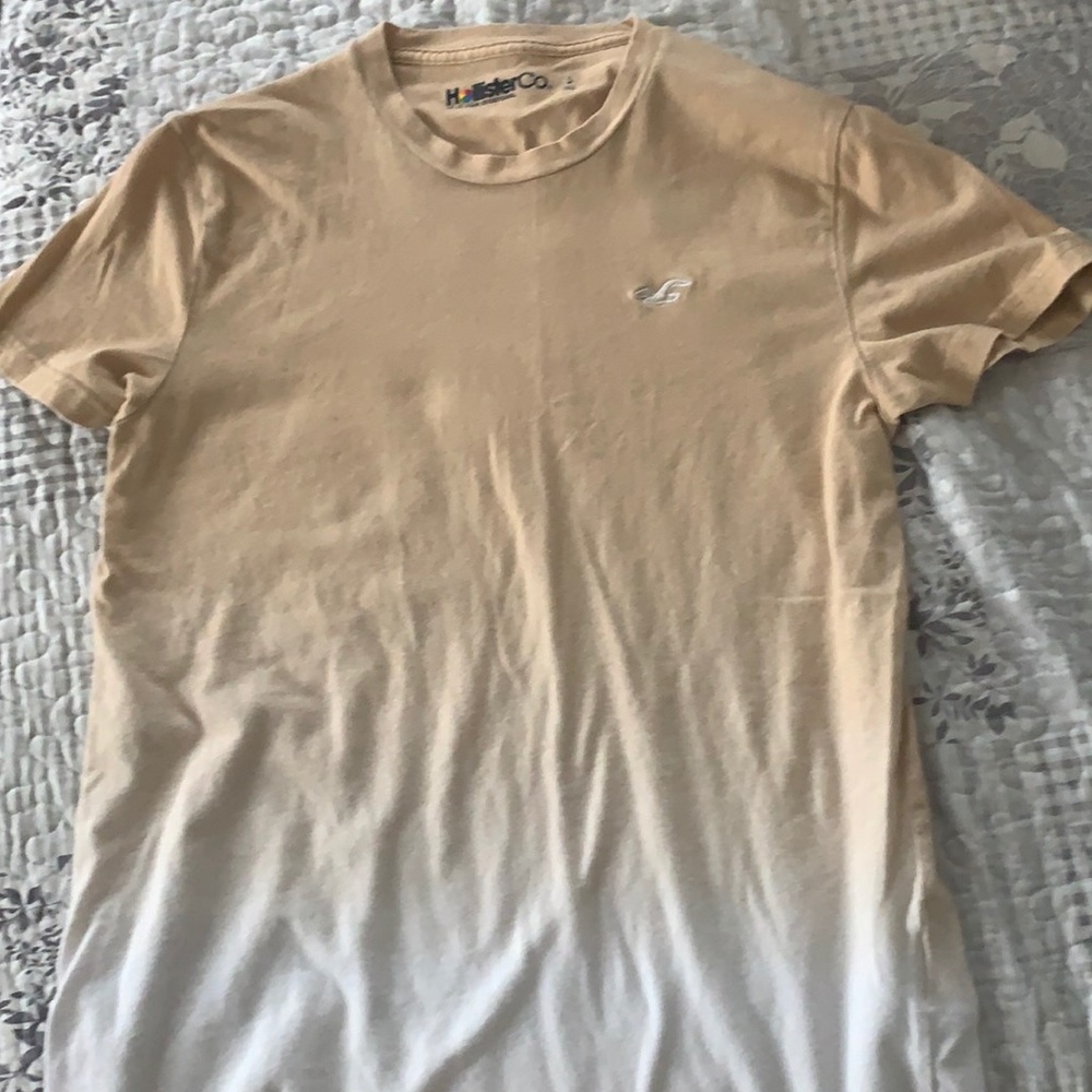 Men’s Hollister t-shirt